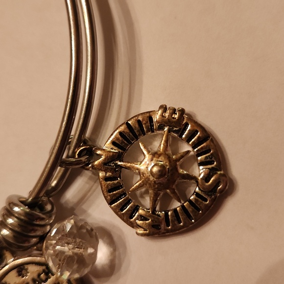 Bangle spring silvertoned charm bracelet " enjoy every step" flips - Picture 4 of 7